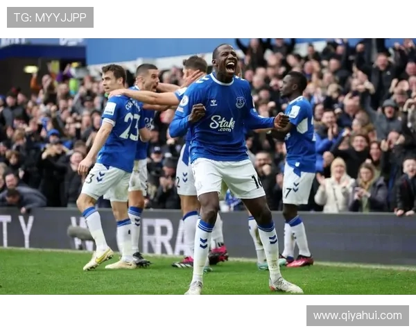 英超埃弗顿德甲药厂意甲那不勒斯竞逐胡安卢塞维利亚要价2000万欧